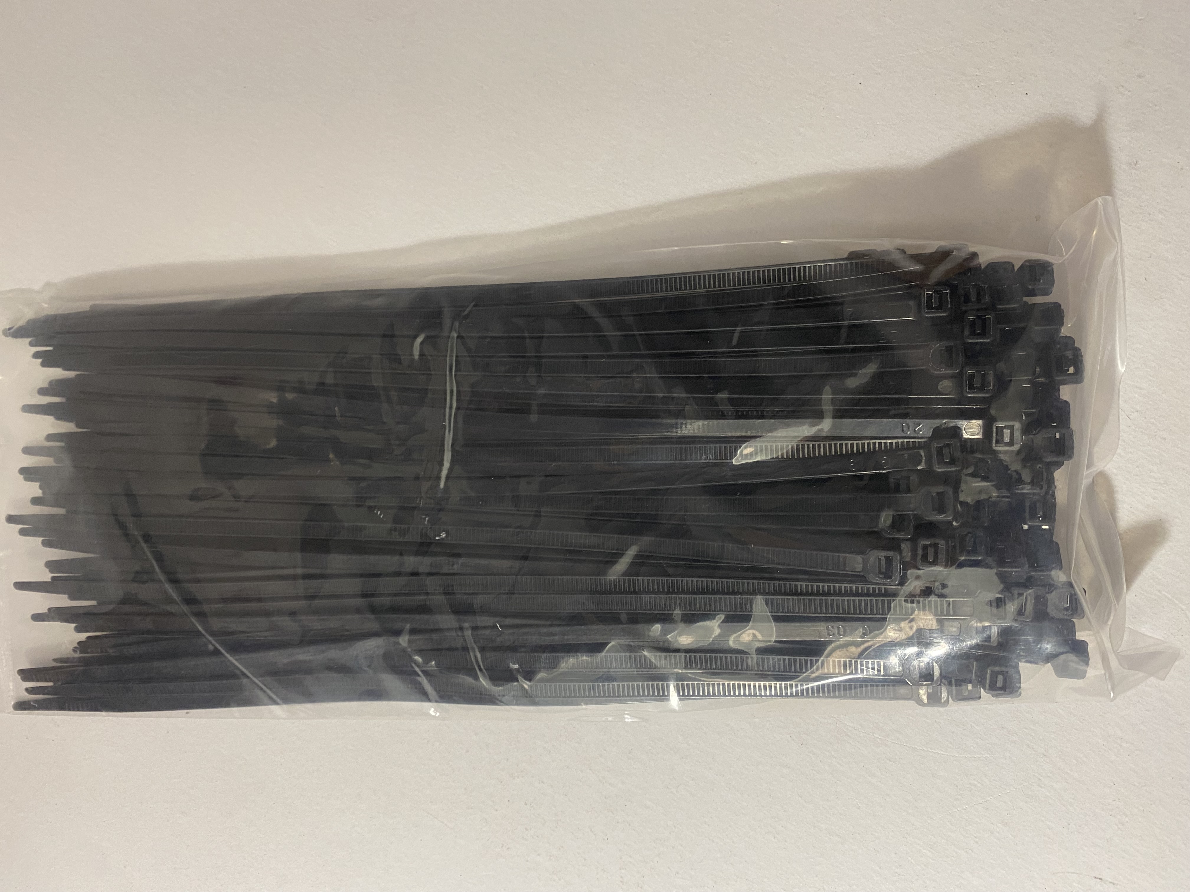 stahovací pásky 2,5x200mm