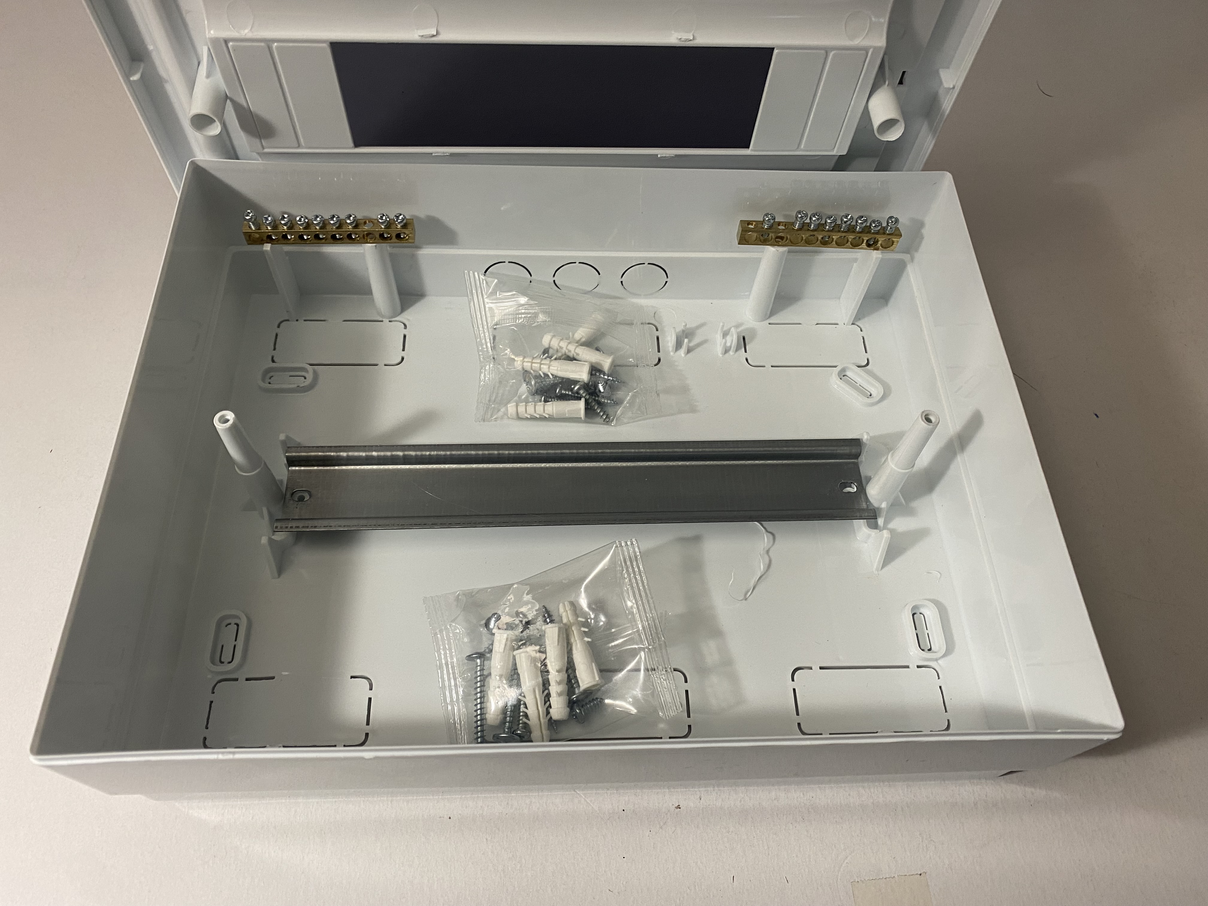 Rozvodnice pod omítku RP-24
