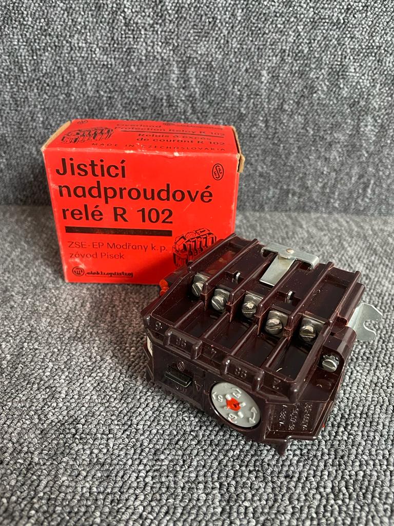 jistící nadproudové relé R102