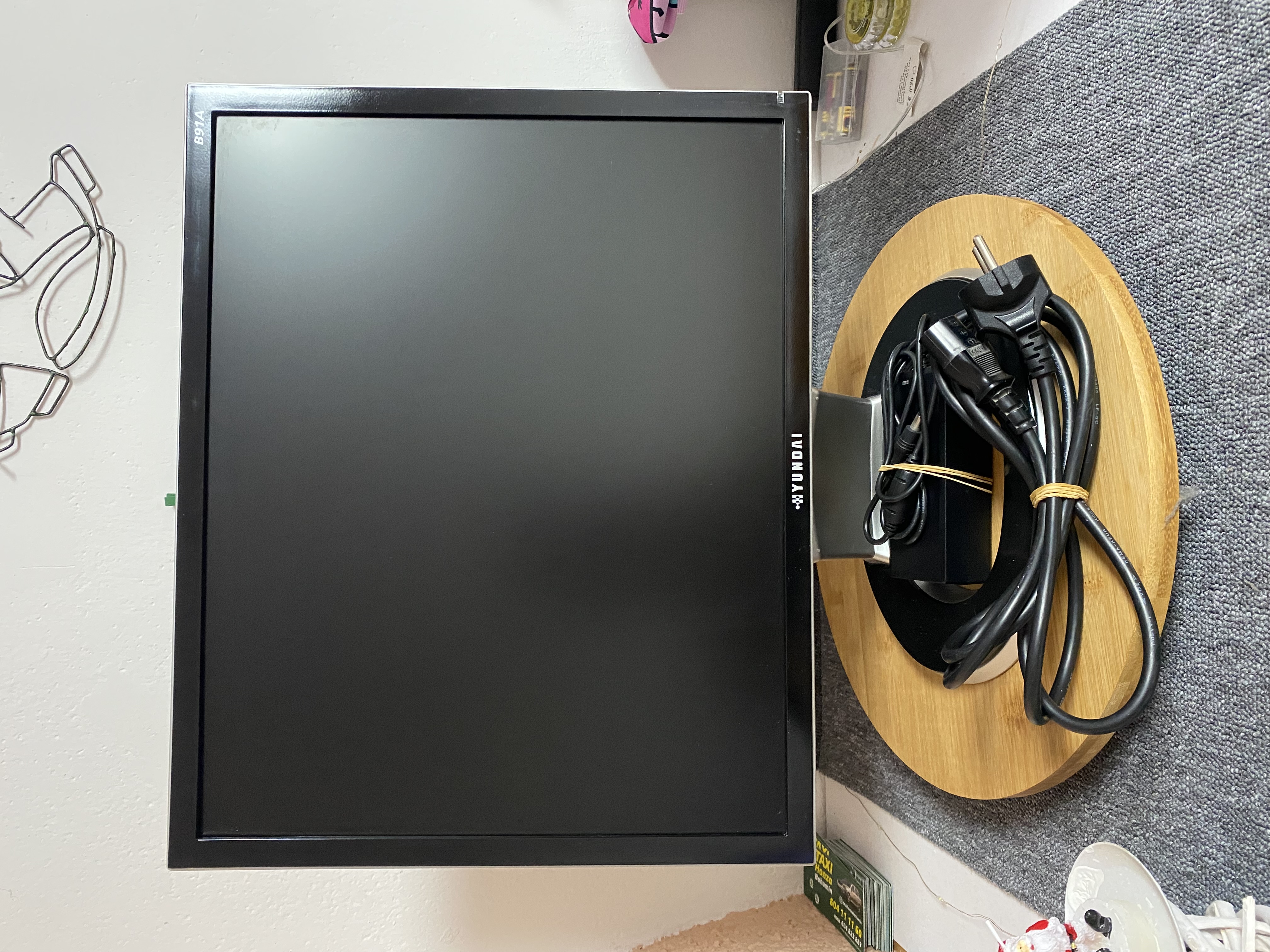 Monitor Hyundai L19A00000