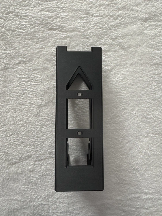 Pořadač na baterie 3D tisk černý